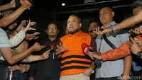 Pertama saya ingin menyampaikan kepada yang mulia Bapak Ketua MK, Bapak Wakil Ketua MK, dan Hakim MK yang saya muliakan dan kepada seluruh rakyat Indonesia, saya mengatakan saya hari ini dizalimi. Karena saya tidak pernah menerima uang satu rupiah pun dari Pak Basuki, kata Patrialis. Foto: Agung Pambudhy/ detikcom