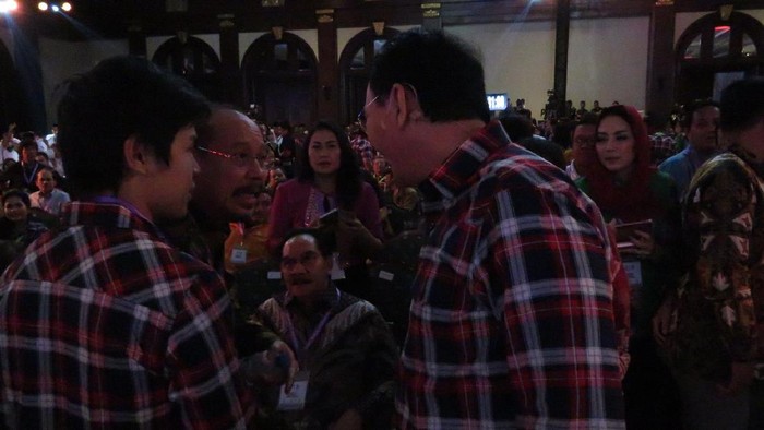Ahok dan Djarot Hampiri Antasari Saat Jeda Debat