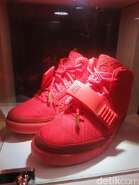 Menengok Sneakers Nike Air Yeezy 2 Rp 