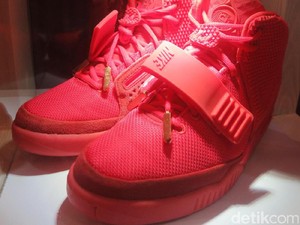 Menengok Sneakers Nike Air Yeezy 2 Rp 75 Juta di Jakarta Sneaker Day