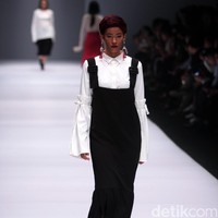 Koleksi Brand dari IKYK for Zalora dengan mengusung tema The Urbanist di Jakarta Fashion Week 2017. Senayan City. Jakarta. [Foto: Mohammad Abduh/Wolipop]