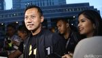 Cagub Agus Didampingi Annisa Pohan Tiba di Lokasi Debat