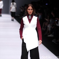 Koleksi Brand dari IKYK for Zalora dengan mengusung tema The Urbanist di Jakarta Fashion Week 2017. Senayan City. Jakarta. [Foto: Mohammad Abduh/Wolipop]