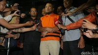 Dalam OTT ini Patrialis tak sendiri. turut juga diamankan tersangka lainnya, NG Feni, Kamaludin dan Basuki Hariman untuk menempat hotel prodeo Rutan KPK.