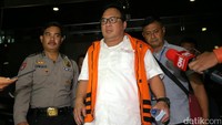 Dia menyebut Hakim Konstitusi, Patrialis Akbar tidak pernah menerima uang darinya.