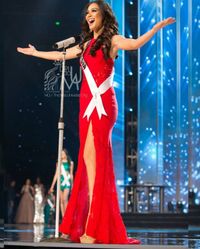 Kezia Warouw Tampil Memesona di Malam Preliminary Miss Universe 2016