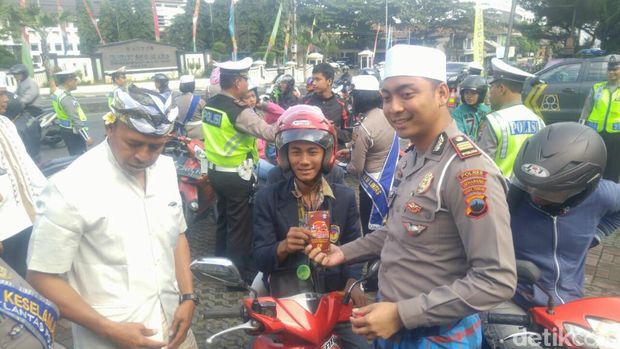 Cengli, Cara Unik Satlantas Semarang Tunjukan Kebhinekaan