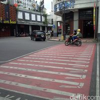 Yuk Main ke Bandung Lihat Tempat Menyeberang yang Unik Ini