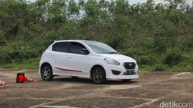 Datsun GO Panca Diajak Mini Drag Race dan Gymkhana