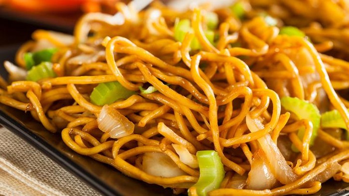 Makan mi instan tiap hari bikin kanker perut? Foto: iStock Makan mi instan tiap hari bikin kanker perut? Foto: iStock