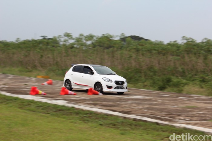 Datsun GO Panca Diajak Mini Drag Race dan Gymkhana