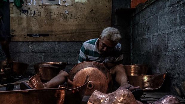Industri Kecil dan Menengah.