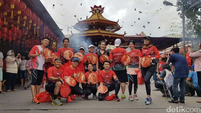 Rayakan Imlek, Komunitas Ini Lari dari Sudirman ke Petak Sembilan