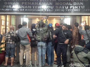 Total 5 Orang Ditangkap Polisi di OTT Kadis Penanaman Modal