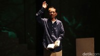 Bahkan, Radhar Panca Dahana pun turut serta dalam pementasan.
