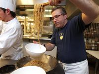 Hangatkan Badan dengan <i/>Spicy Red Chilli Ramen</i> ala Chef Ivan Orkin