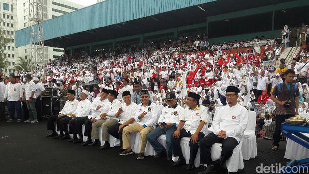 Kampanye Terbatas Anies-Sandi di GOR Soemantri