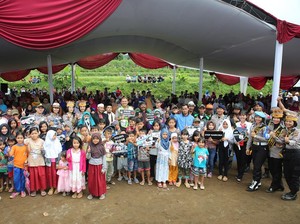 Baksos Akhiri Latihan Brimob Polda Jabar di Megamendung Bogor