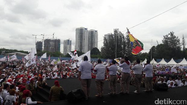 Kampanye Terbatas Anies-Sandi di GOR Soemantri