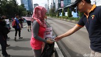 Pelanggar dianggap melanggar Perda No.3/2013 tentang pengelolaan sampah.