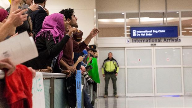 Begini Aksi Demonstrasi Besar Menolak Kebijakan Imigrasi Trump
