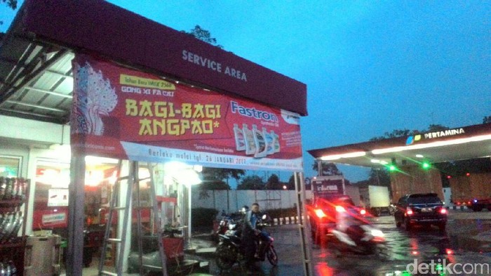 Pertamina Bagi Angpao di 400 Bengkel