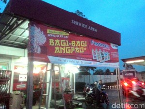 Pertamina Bagi Angpao di 400 Bengkel
