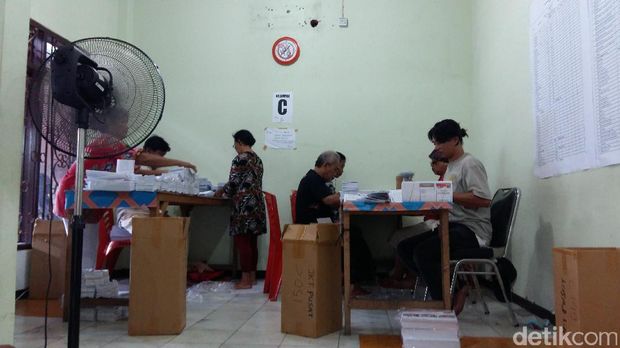 Proses penyortiran surat suara / 