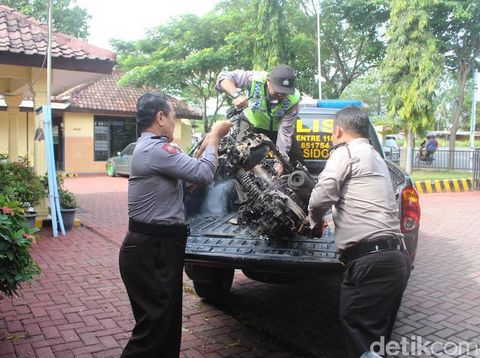 Motor pelaku begal dibakar massa