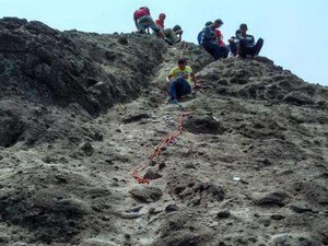 Mendaki Jelang Malam, 3 Remaja Sempat Tersesat di Gunung Munara Bogor