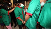 Selain 10 pelaku yang telah ditangkap, polisi masih memburu tiga pelaku lainnya yang menjadi DPO.