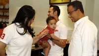 Raffi dan Gigi juga mengajak anaknya, Rafathar Malik Ahmad menghadiri peluncuran program Santai Sore bersama Anies-Sandi.