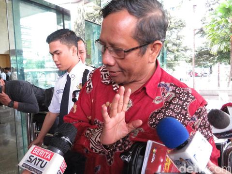  Mahfud MD di Gedung KPK, Senin (30/1/2017)