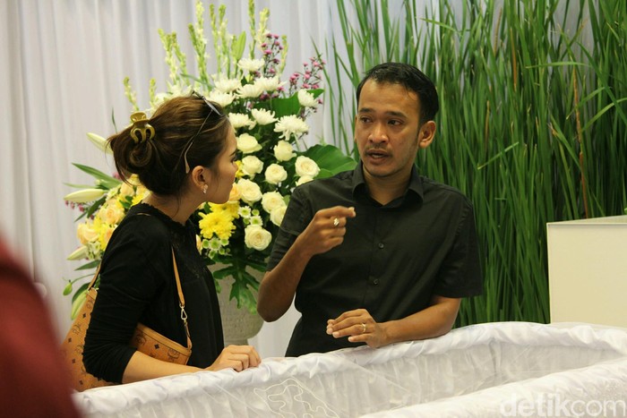 Penyesalan Ayu Ting Ting Tak Sempat Besuk Ayah Ruben Onsu