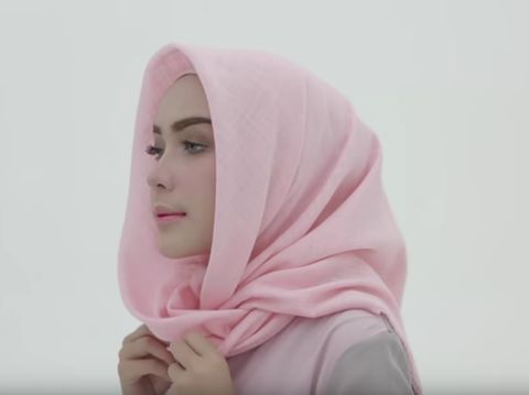 Tutorial Hijab Paris Ala Selebgram Cantik Asal Bogor Hamidah 