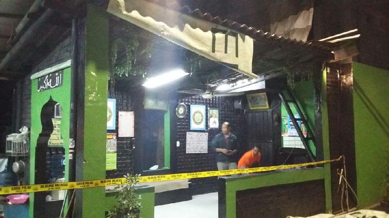 Teka-Teki Penyerang Posko FBR di Daan Mogot Teka-Teki Penyerang Posko FBR di Daan Mogot
