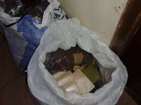 Warga di Megamendung Bogor Temukan 2 Karung Tembakau Ganesha