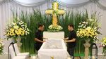 Sarwendah Setia Temani Ruben Onsu Lepas Sang Ayah