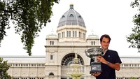 Di tunggal putra, Federer meraja. Ini merupakan titel grand slam yang ke-18 buatnya dan yang pertama semenjak 2012 (REUTERS/Thomas Peter).