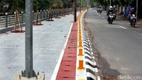 Selain nyaman dan bersih, beberapa bagian jalur pedestrian juga dilebarkan.