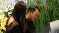 Ia hadir memberikan dukungan pada Ruben yang larut dalam kesedihan.