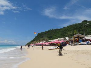 Pantai Pandawa, Bikini dan Laut Biru