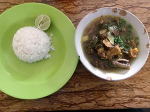 Wisata Kuliner Sedap Untuk Dicoba di Pekanbaru: Sop Tunjang