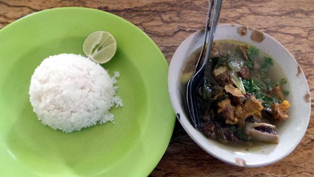 Semangkuk sop tunjang yang sedap! (Wahyu/detikTravel)