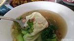 Makan Malam dengan Nasi Hainan dan Es Milo Berukuran Besar!