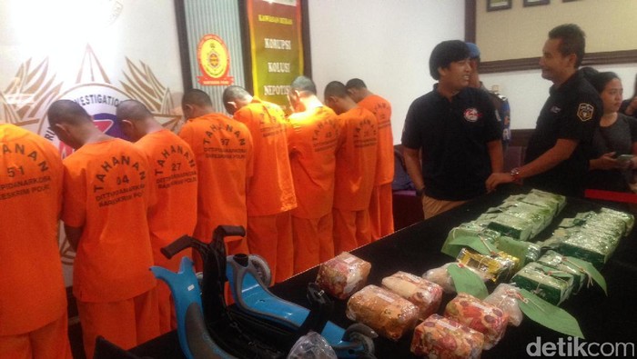 Polisi Tangkap 10 Anggota Sindikat Narkoba Internasional
