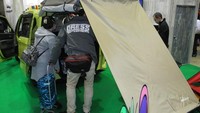 Karena ini buat menemani penggunanya mancing, maka berbagai perlengkapan di mobil itu disiapkan untuk menyimpan aneka peralatan mancing.