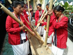 Yang Hampir Punah di Toraja: Musik Lesung