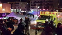 Dituturkan seorang saksi mata kepada Reuters, Senin (30/1/2017), sedikitnya tiga pria bersenjata melepas tembakan ke arah 40 jemaah yang sedang salat di dalam masjid yang ada di kompleks Quebec City Islamic Cultural Center, pada Minggu (29/1) malam waktu setempat. REUTERS/Mathieu Belanger.
