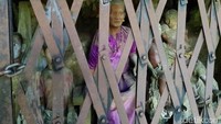 Bukan hanya tengkorak, makam ini juga dihiasi oleh patung penanda dari yang memiliki makam. Patung ini dibuat untuk mempermudah generasi sekarang dengan leluhurnya di zaman dulu. (Melissa Bonauli/detikTravel)